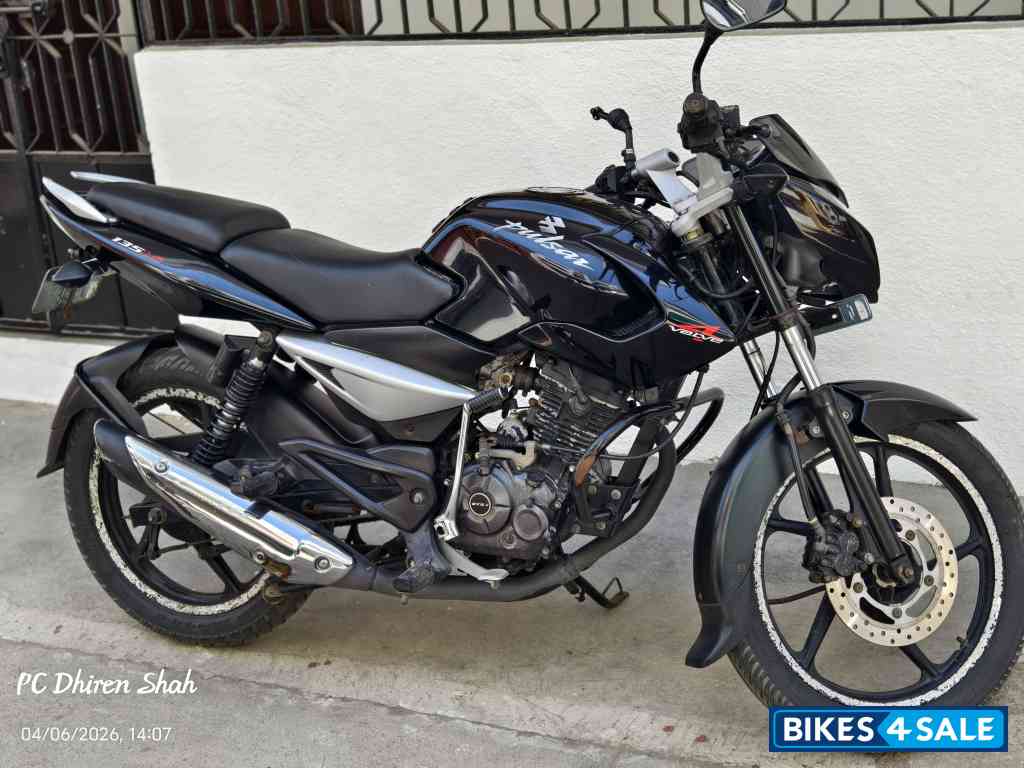 Black Bajaj Pulsar 135LS