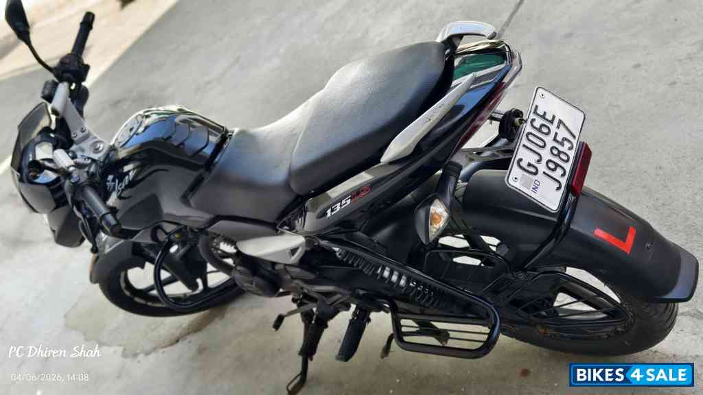 Black Bajaj Pulsar 135LS