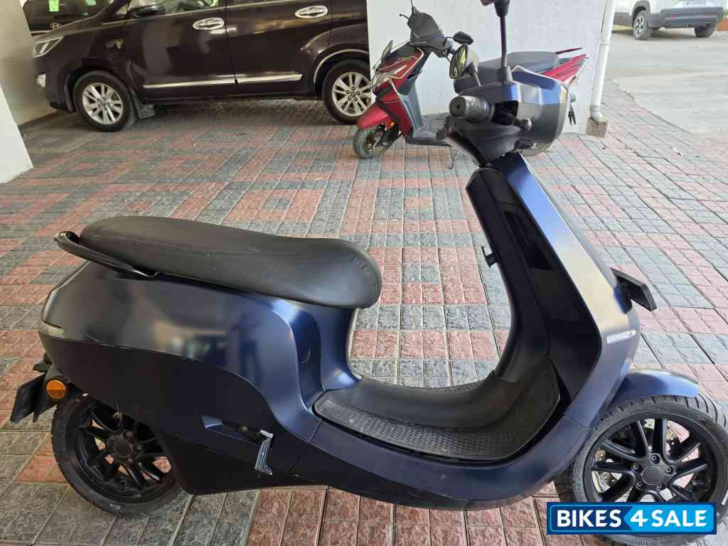 Midnight Blue Ola S1 Pro