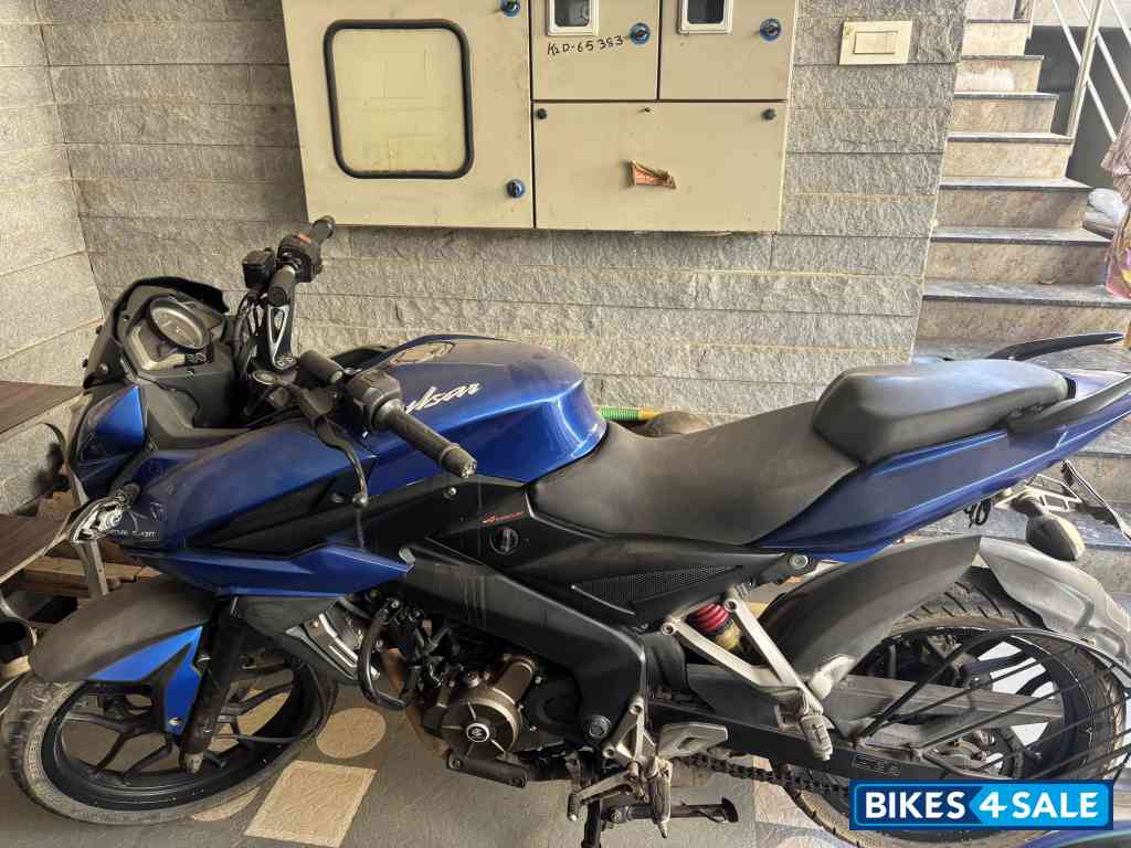 Bajaj Pulsar AS 200