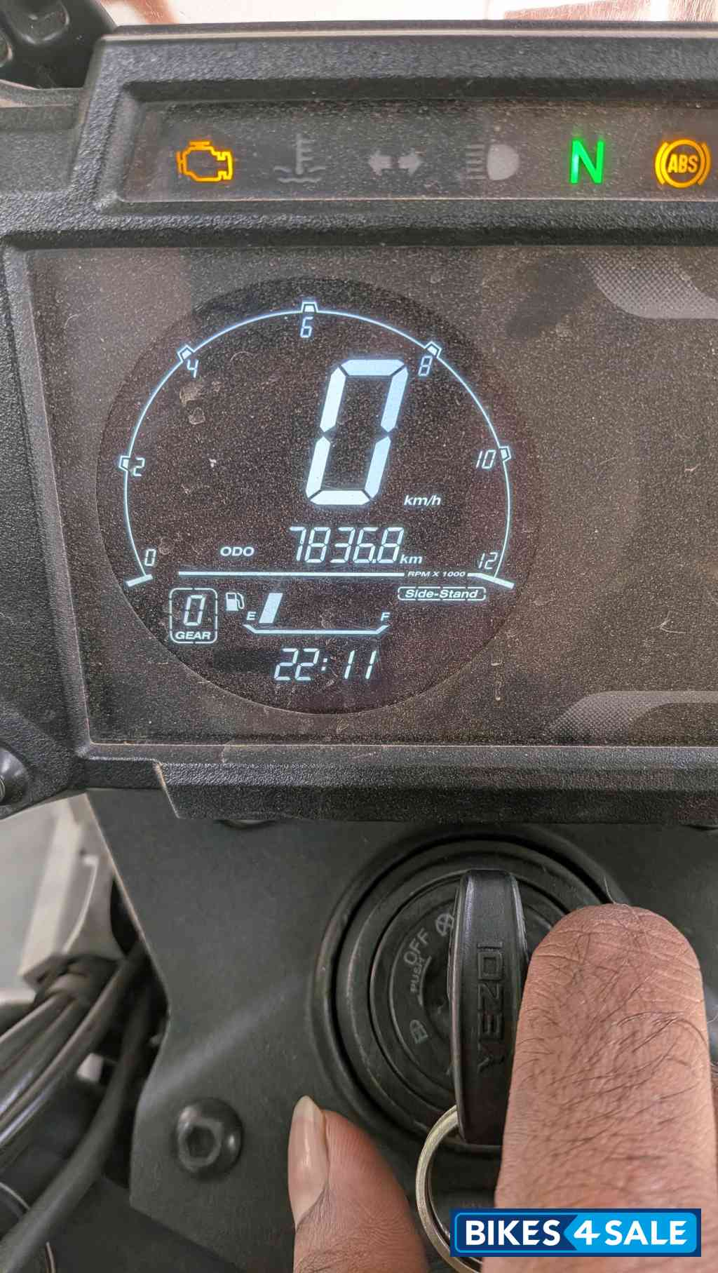 White Yezdi Adventure Gloss 2024