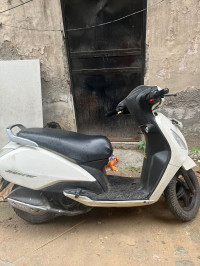 White TVS Jupiter Classic 110