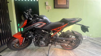 Ebony Black KTM Duke 250 2022