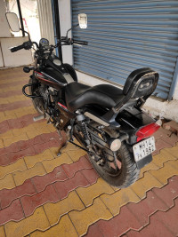 Matte Black Bajaj Avenger 220 DTS-i