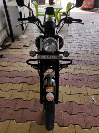 Matte Black Bajaj Avenger 220 DTS-i