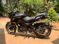 Brooklyn Black Bajaj Pulsar N160 Dual Channel ABS