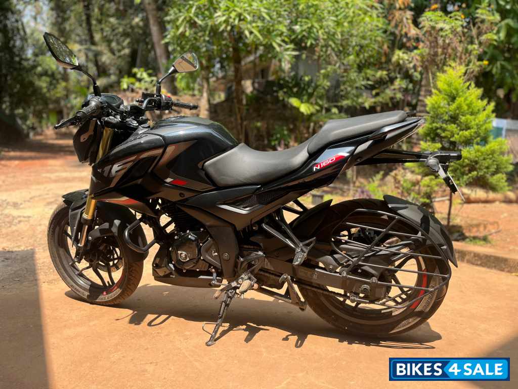 Brooklyn Black Bajaj Pulsar N160 Dual Channel ABS