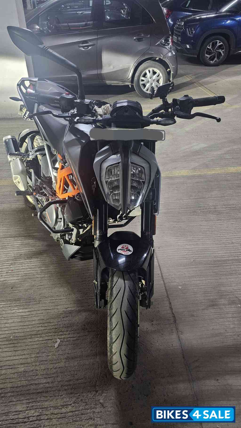 Metalic Silver KTM Duke 250 2022
