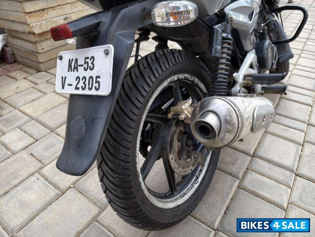 Silver Bajaj Pulsar 220F Silver Bajaj Pulsar 220F