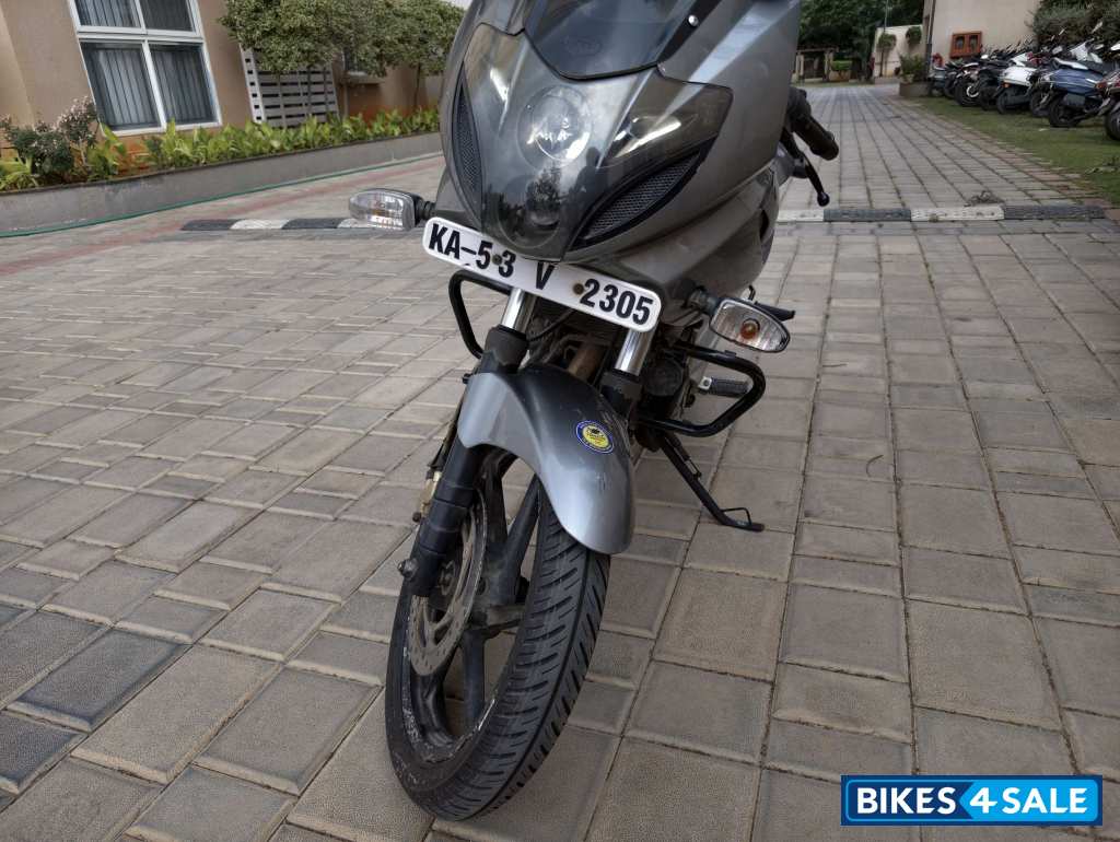 Silver Bajaj Pulsar 220F Silver Bajaj Pulsar 220F