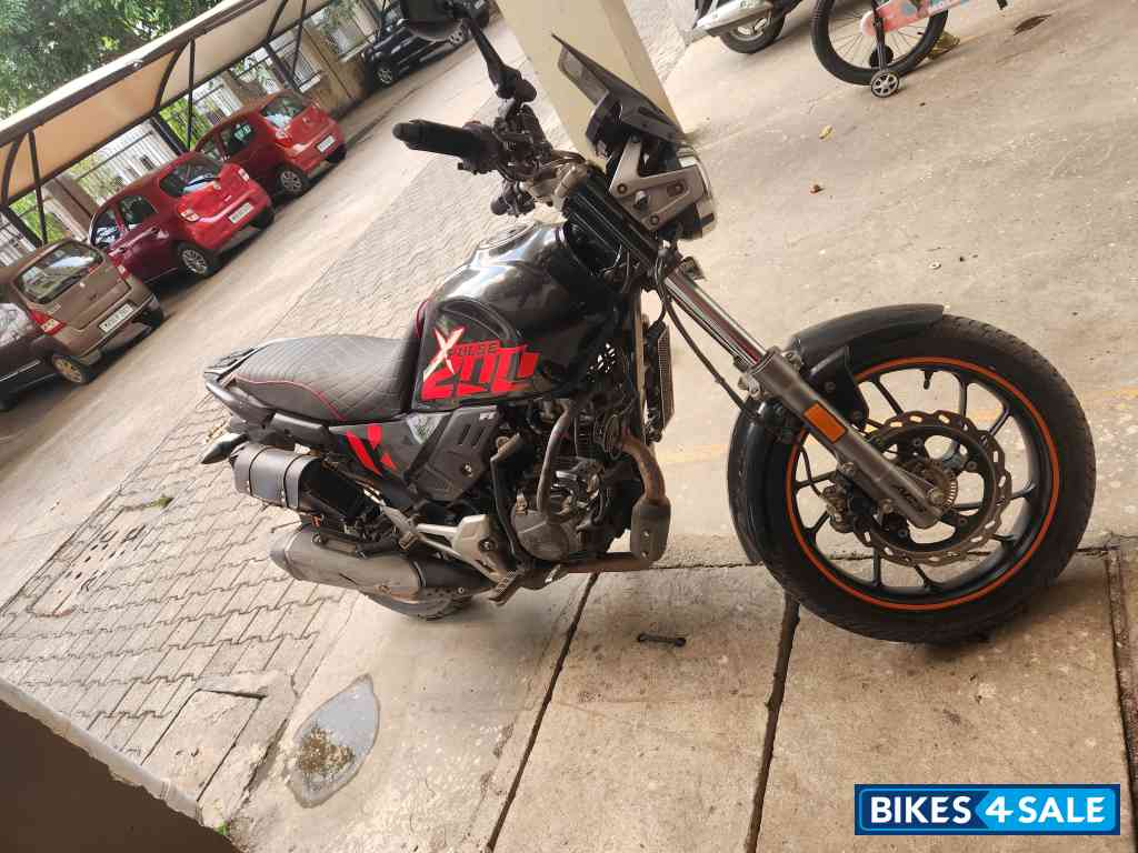 Black Hero XPulse 200T