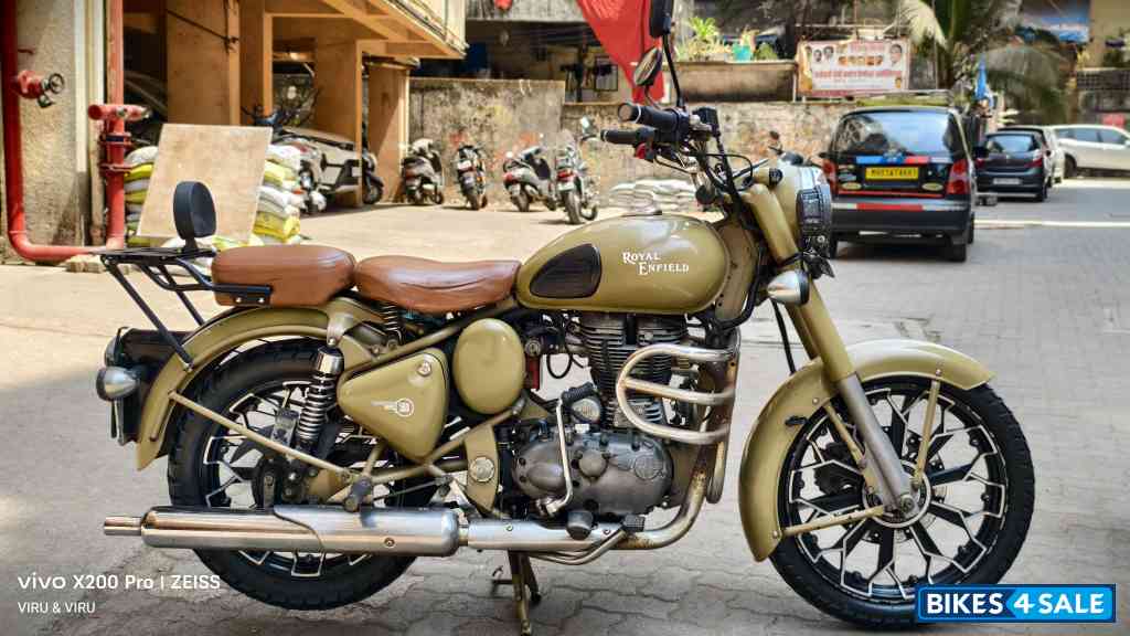Desert Sand Royal Enfield Classic Desert Storm