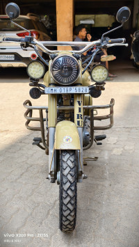 Desert Sand Royal Enfield Classic Desert Storm