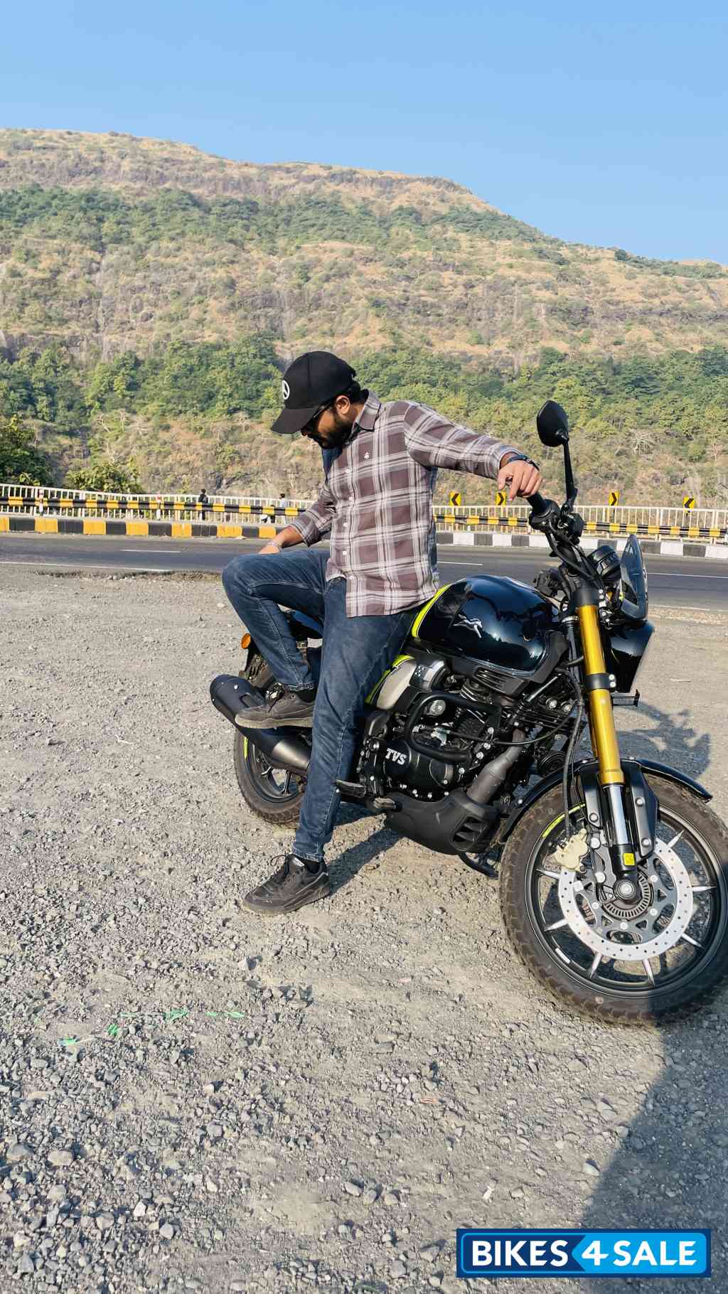 Blue TVS Ronin TD Special Edition