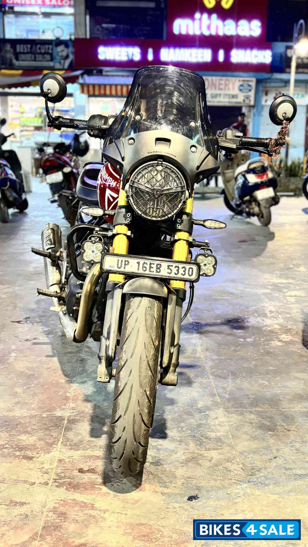 Carnival Red Triumph Speed 400