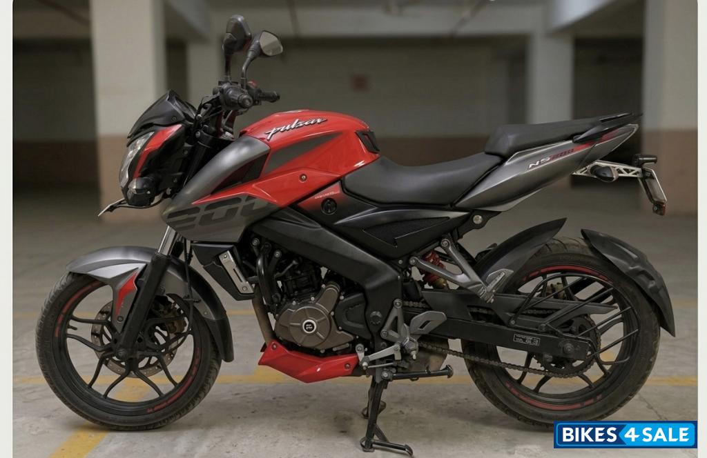 Bajaj Pulsar 200 NS