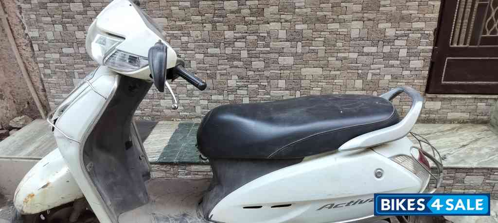 White Honda Activa