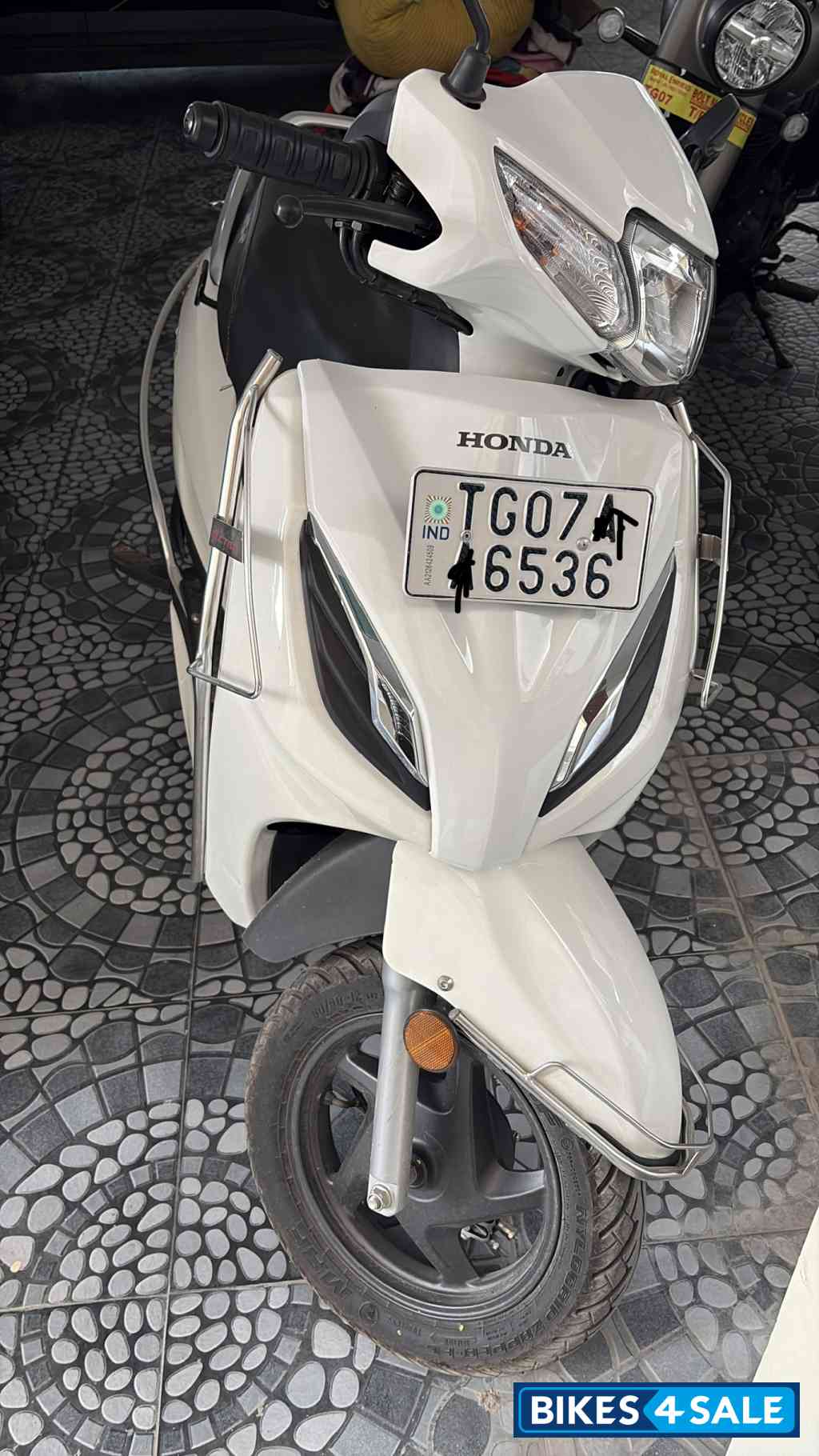 White Honda Activa 6G Dlx White Honda Activa 6G Dlx