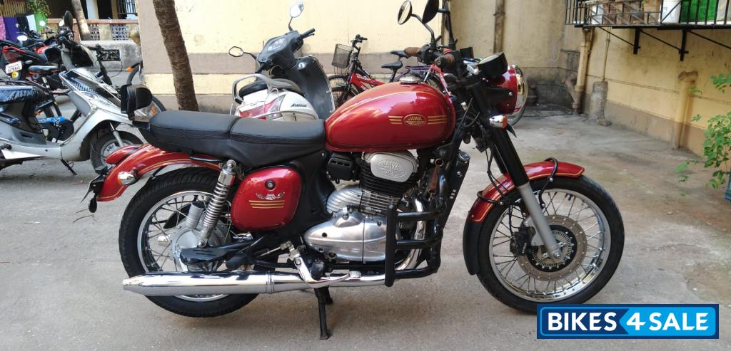 Comet Red Jawa forty two BS6