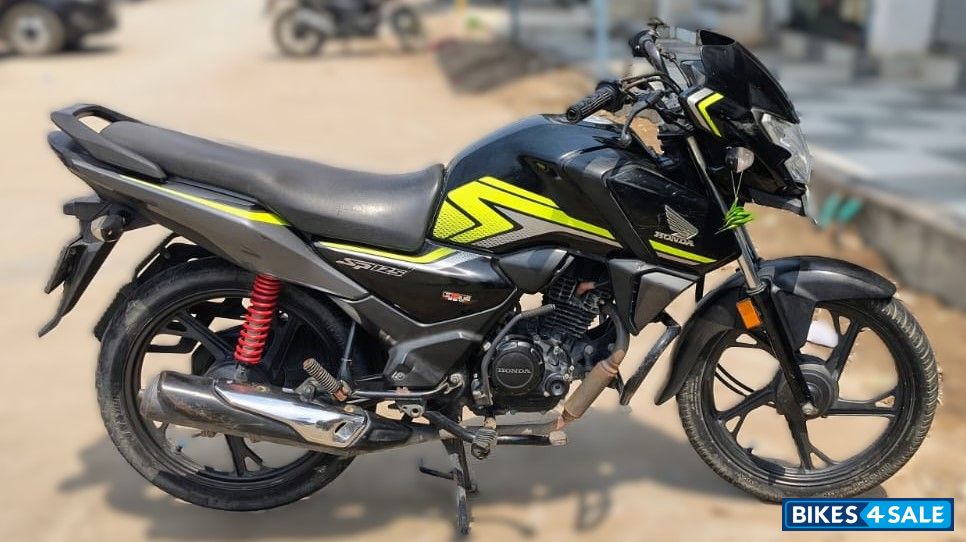 Black Honda SP125