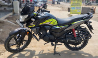 Black Honda SP125