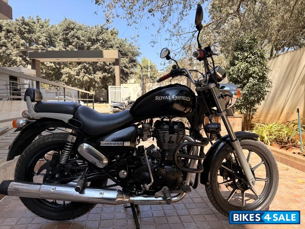 Black Royal Enfield Thunderbird 350
