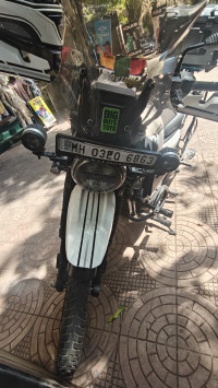 White Yezdi Adventure Gloss 2024