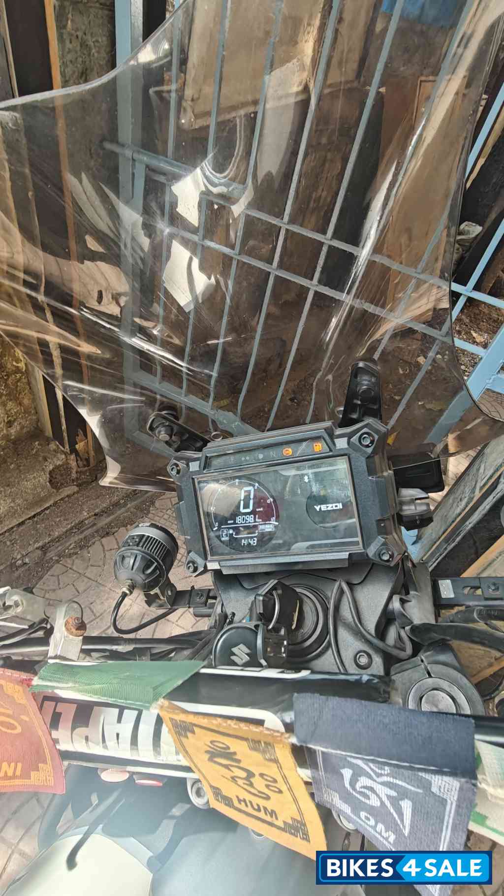 White Yezdi Adventure Gloss 2024