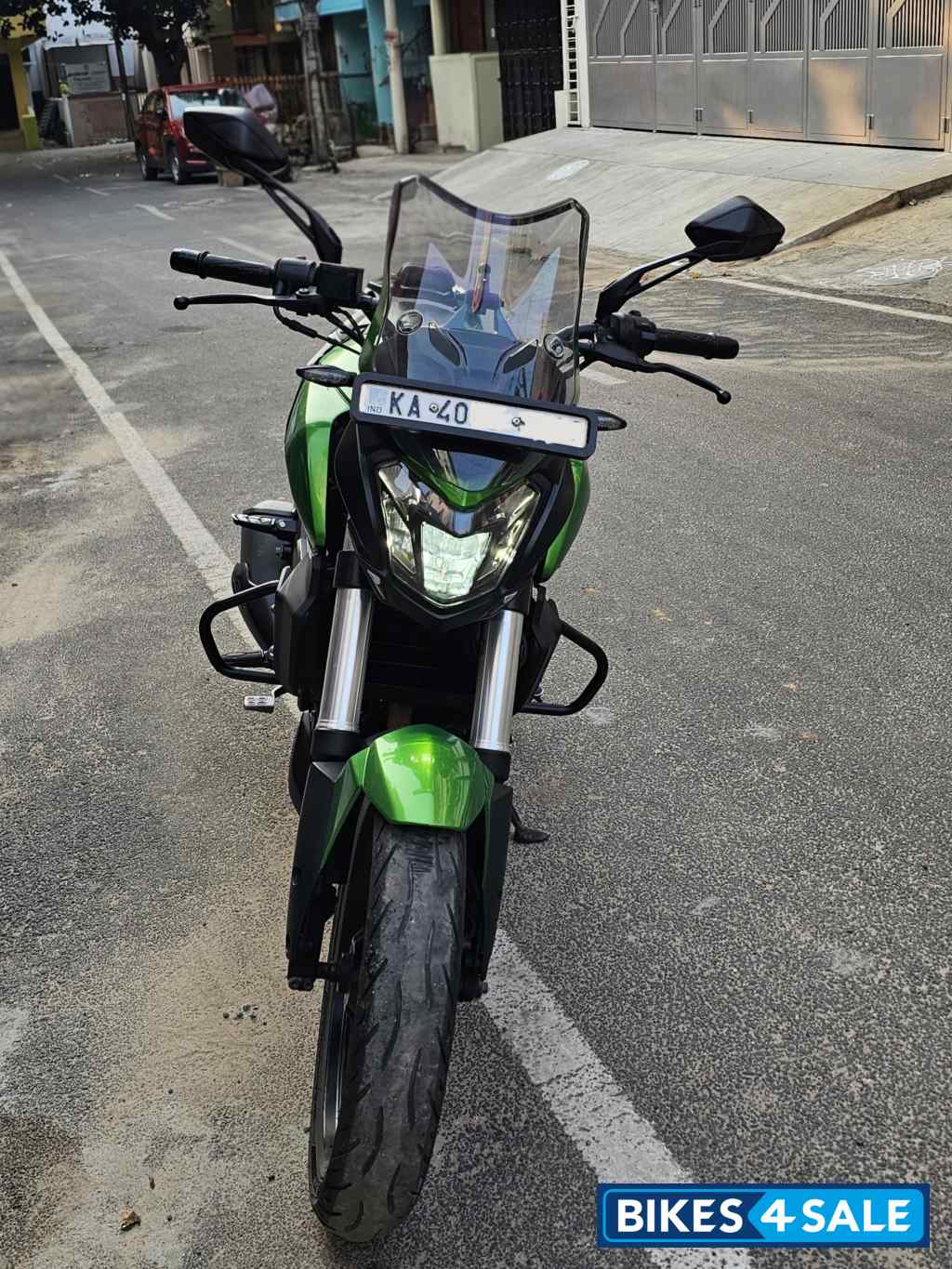 Savanna Green Bajaj Dominar 400 Disc