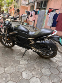Black Revolt RV 400