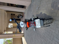 Pearl White Triumph Scrambler 400 X