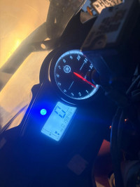 Yamaha YZF R15 V2