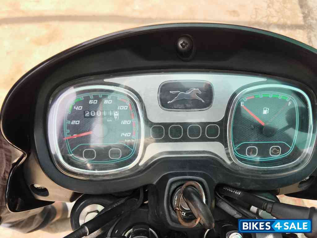 TVS Radeon Dual Tone Edition