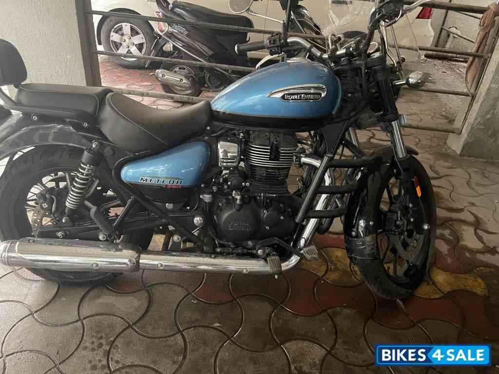 Supernova Blue Royal Enfield Meteor 350