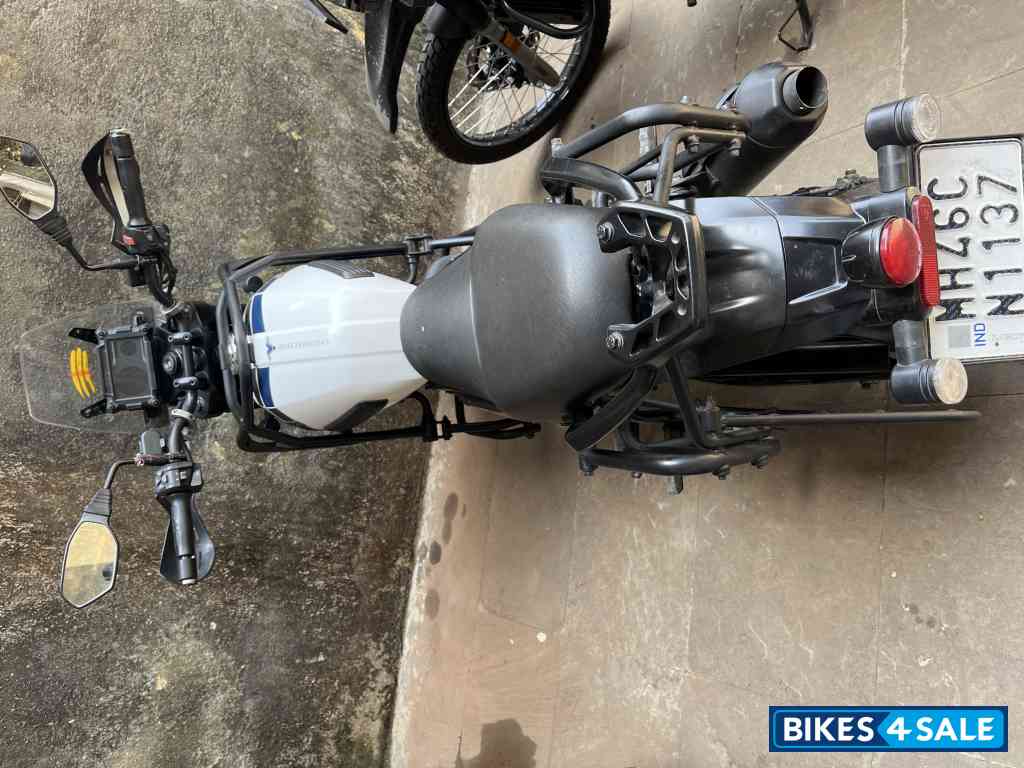 White Yezdi Adventure Gloss