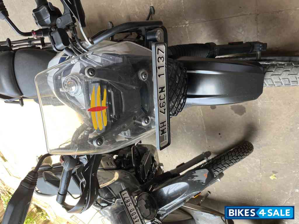 White Yezdi Adventure Gloss