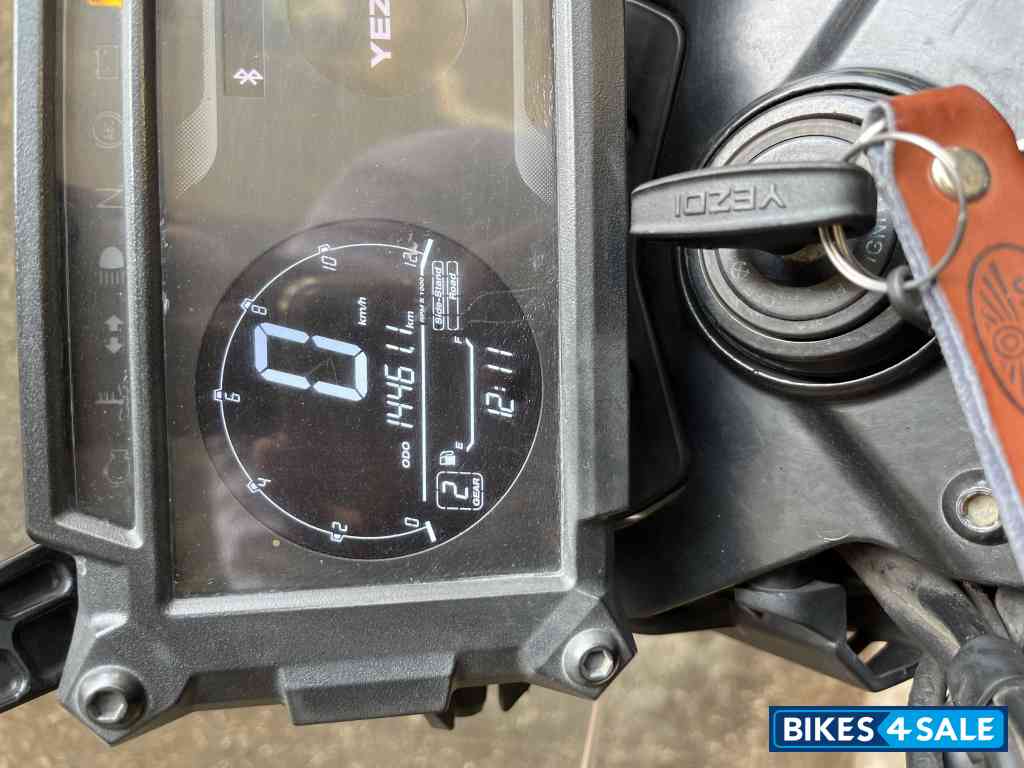 White Yezdi Adventure Gloss