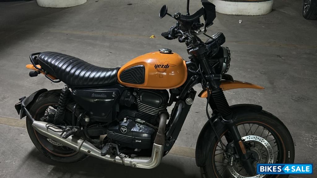 Yezdi Scrambler Single Tone