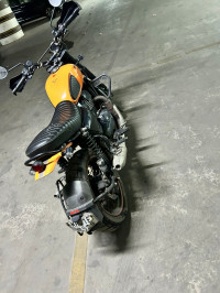 Yezdi Scrambler Single Tone