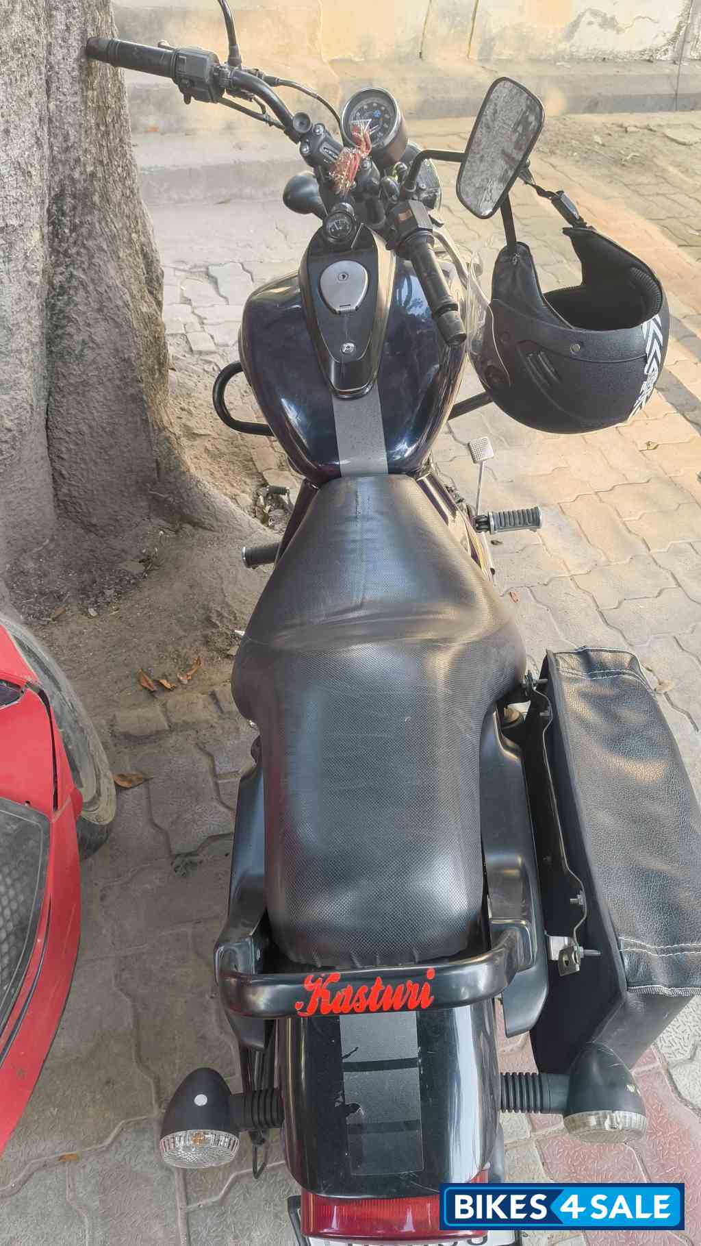 Blue Bajaj Avenger Street 150