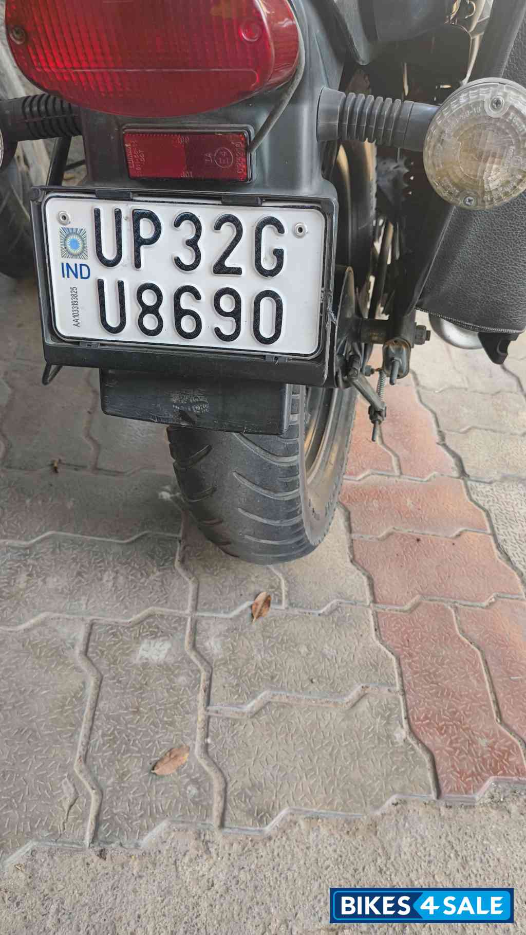 Blue Bajaj Avenger Street 150