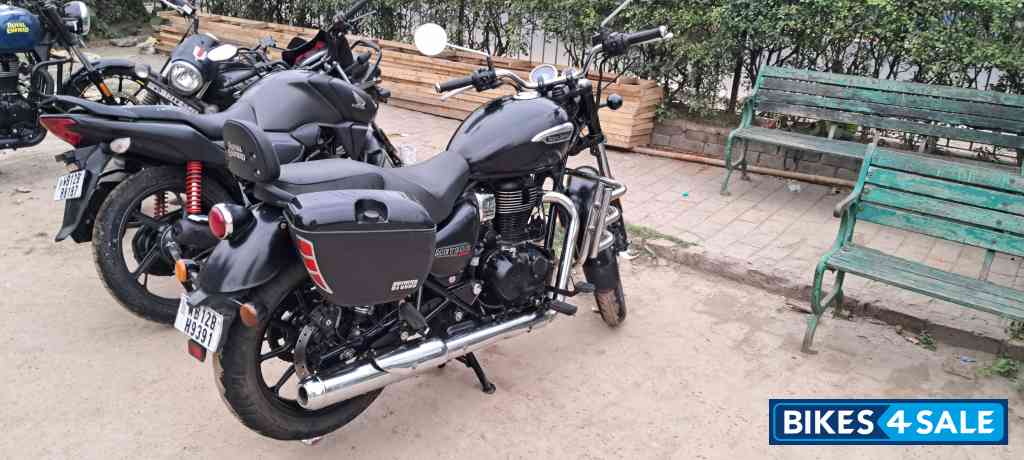 Matt Black Royal Enfield Meteor 350 Stellar