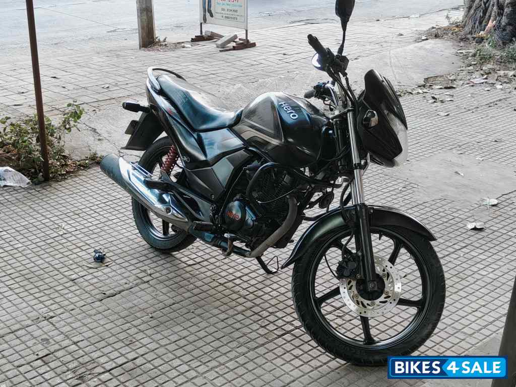 Dark Gray Hero Achiever