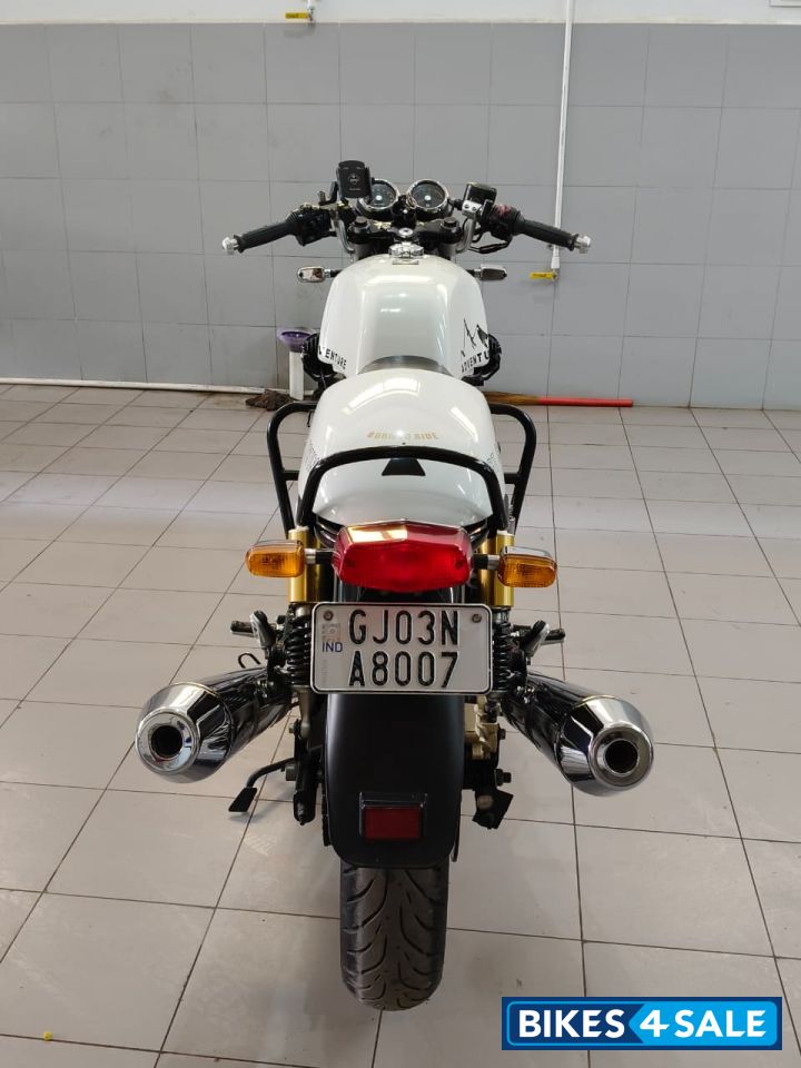 Dux Deluxe Blk White Royal Enfield 2023 Continental GT 650