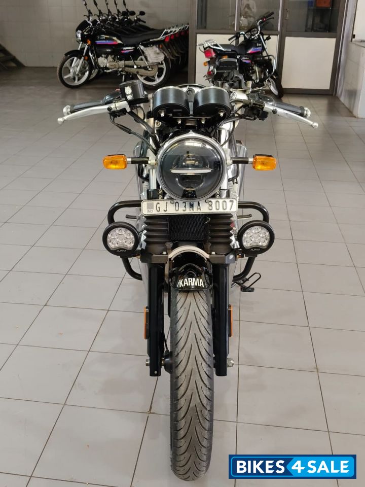 Dux Deluxe Blk White Royal Enfield 2023 Continental GT 650