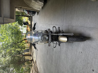 Golden Bei Bajaj Avenger Cruise 220