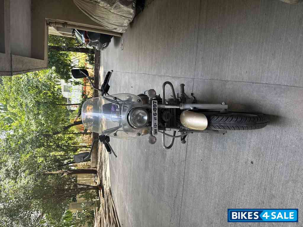 Golden Bei Bajaj Avenger Cruise 220