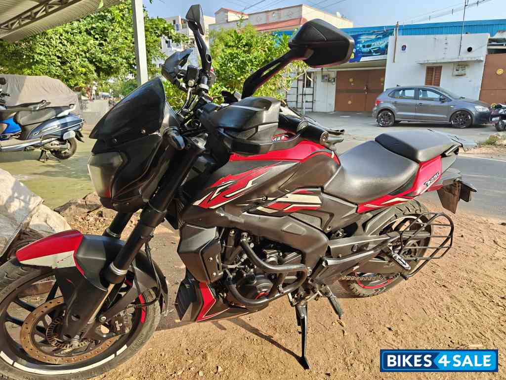 Bajaj Dominar 250 2022