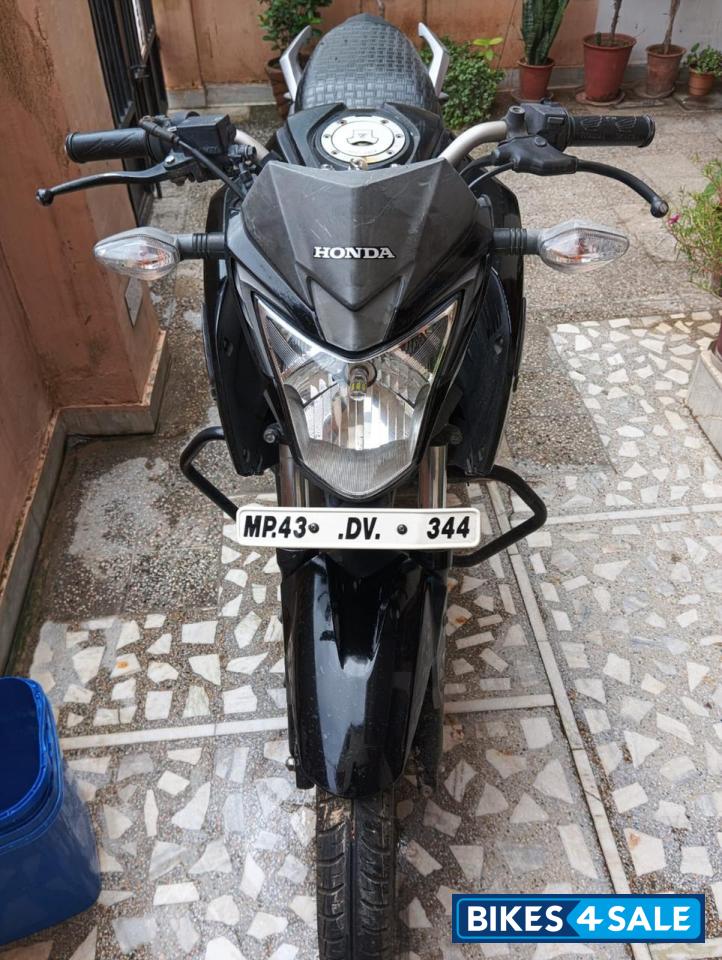 Black Honda CB Hornet 160R