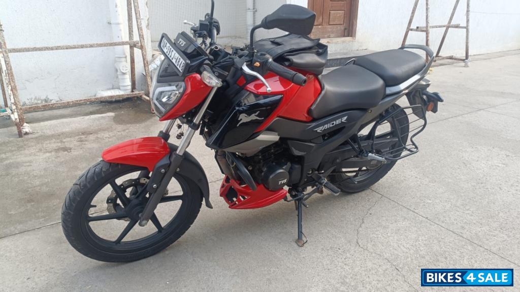 Striking Red TVS Raider